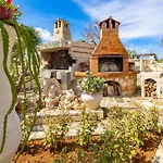 Ferienhaus Renas Secret Garden House
