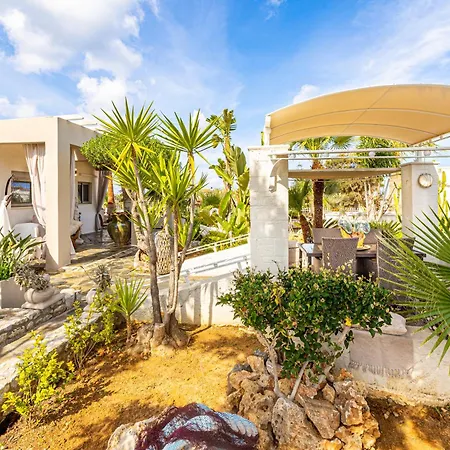 Renas Secret Garden House