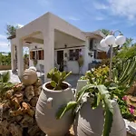 Renas Secret Garden House بيت للعطل