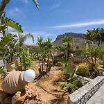 بيت للعطل Renas Secret Garden House
