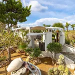펜션 Renas Secret Garden House