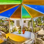 Renas Secret Garden House *