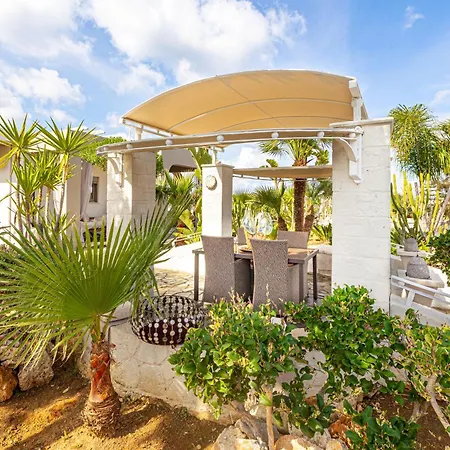 Renas Secret Garden House *