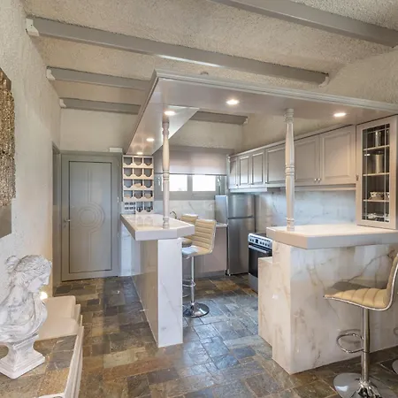 Renas Secret Garden House *