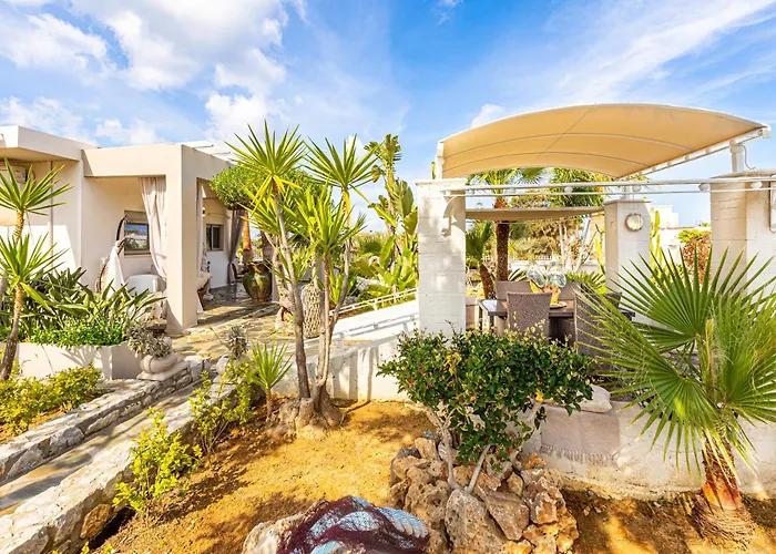 Renas Secret Garden House