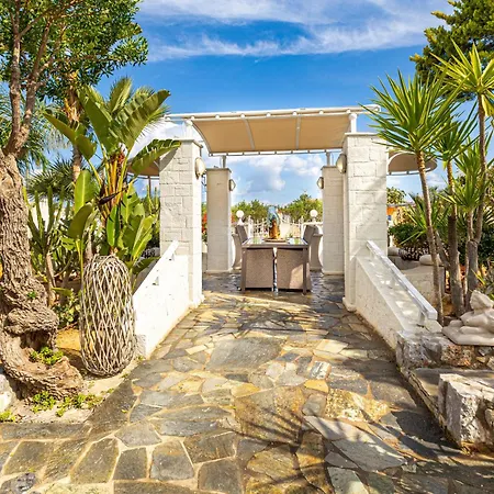 Renas Secret Garden House