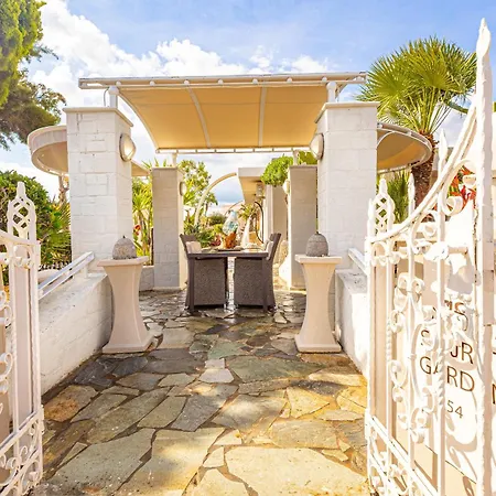 Renas Secret Garden House