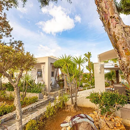 Renas Secret Garden House בית נופש