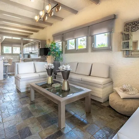 Renas Secret Garden House בית נופש *