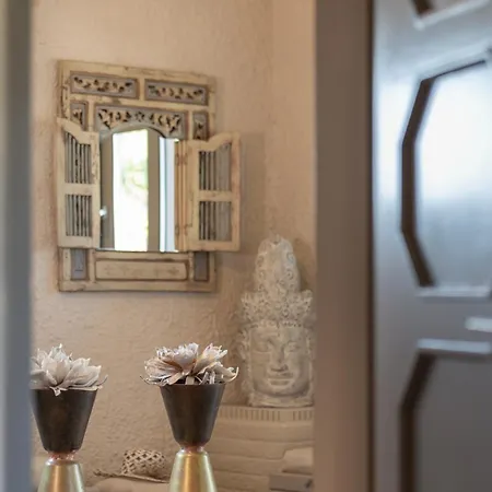 בית נופש Renas Secret Garden House