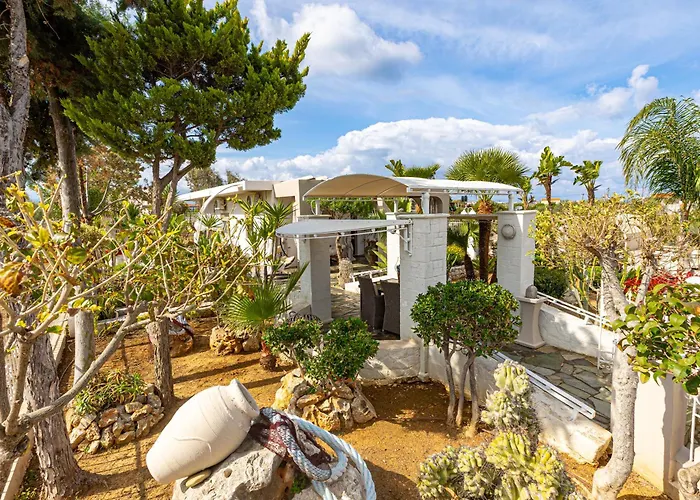 펜션 Renas Secret Garden House