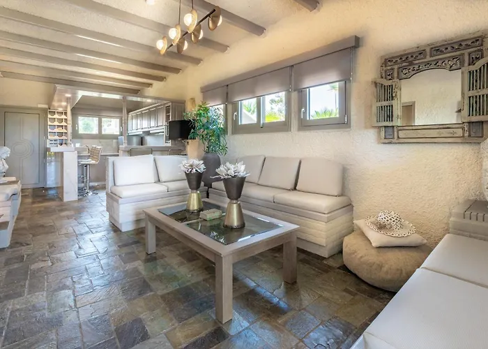 Renas Secret Garden House 펜션 *