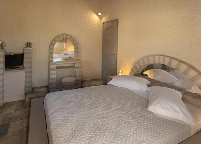 Renas Secret Garden House