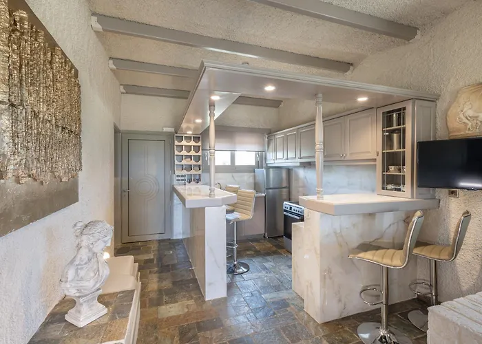 Renas Secret Garden House *